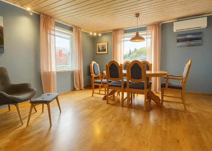 Cozy On The Island Of With Sea Views *