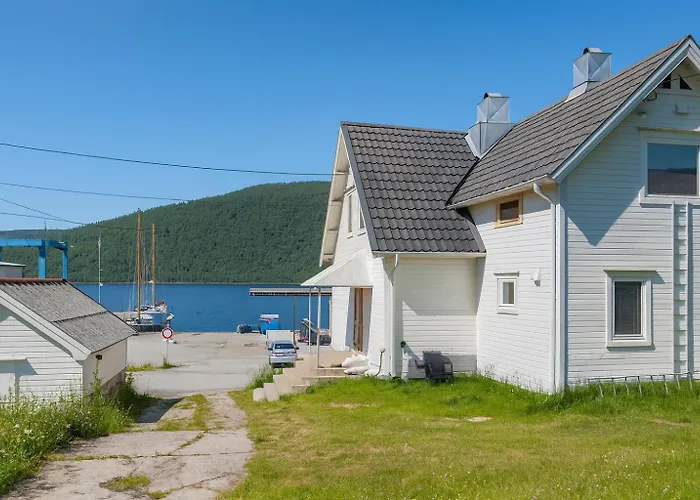 Cozy On The Island Of With Sea Views Сasa de vacaciones
