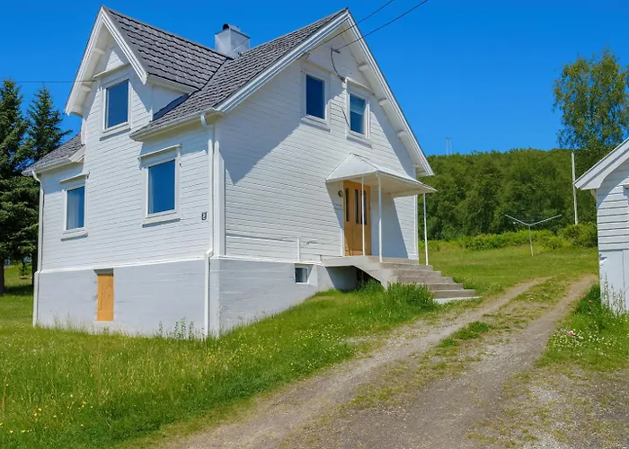 Cozy On The Island Of With Sea Views * Senja