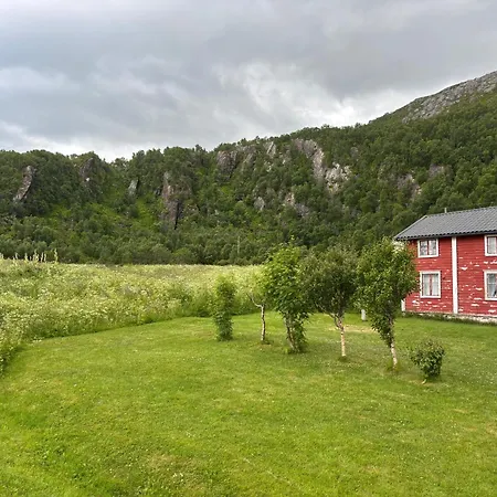 Cozy On The Island Of With Sea Views Senja