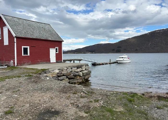 Cozy On The Island Of With Sea Views Casa vacanze Senja
